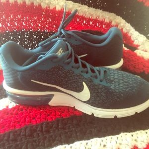 Nike air max sequent 2